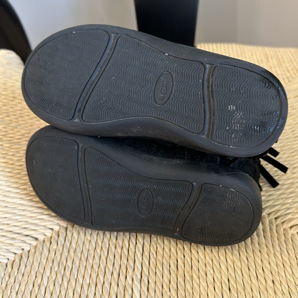 Ugg Toddler Moccasin - Picture 3 of 6